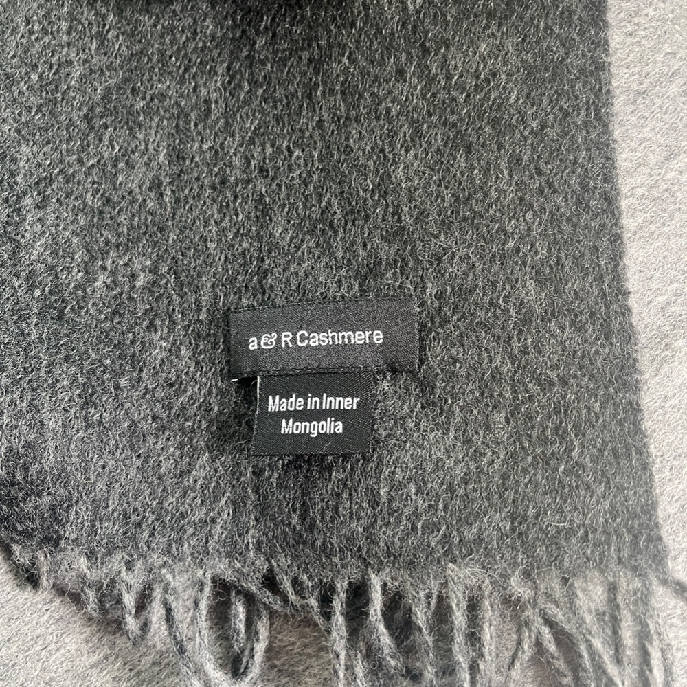 NWOT a & R Cashmere Throw Gray Reversible - Picture 2 of 8